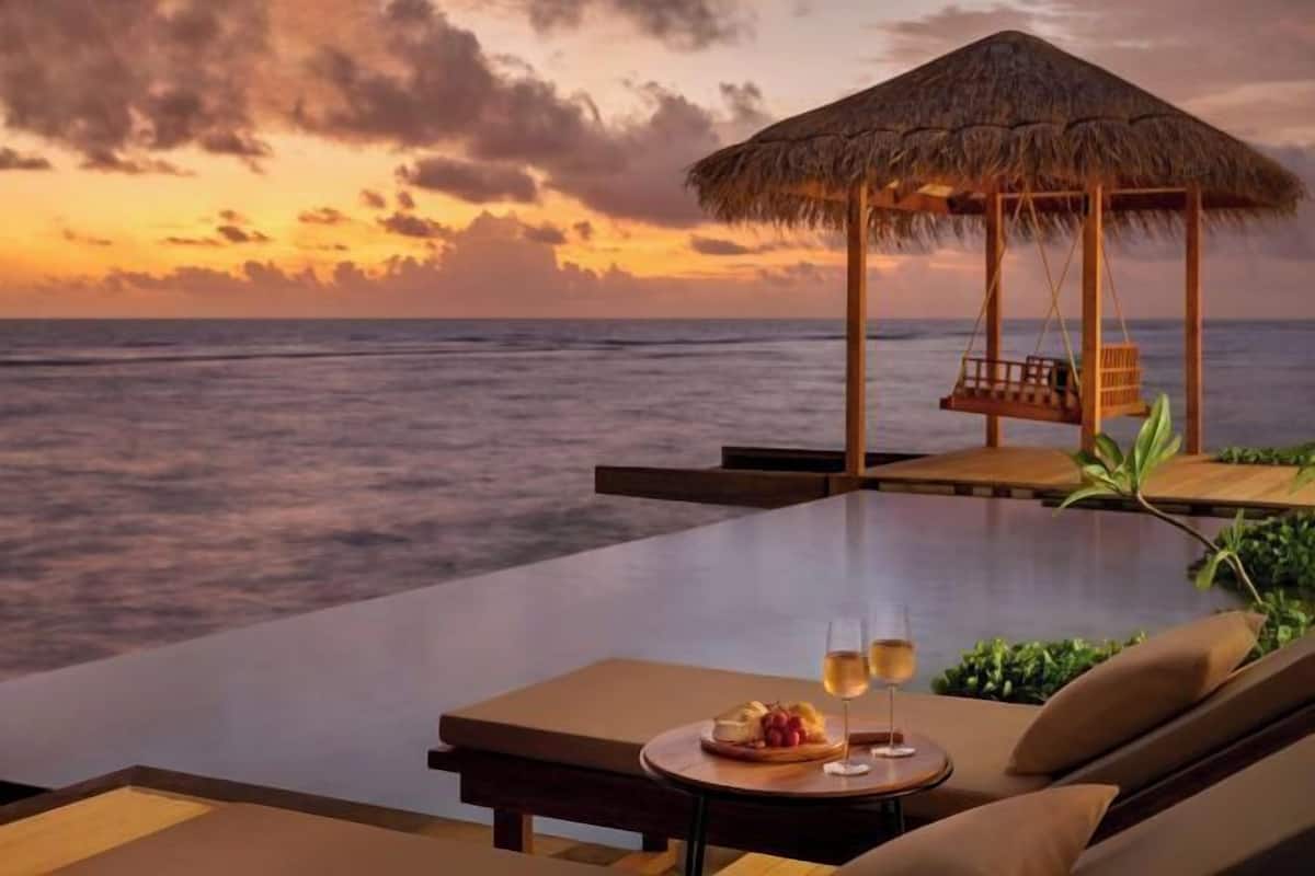 Outdoor dining | 6 restaurants, breakfast, lunch, dinner served; international cuisine