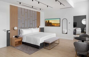 55-Zoll-Flachbildfernseher mit Satellitenempfang, Fernseher