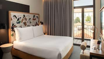 Roba de llit d'alta qualitat, cobrellits i minibar