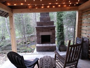 House, Multiple Beds (Creek Song #166) | Terrace/patio