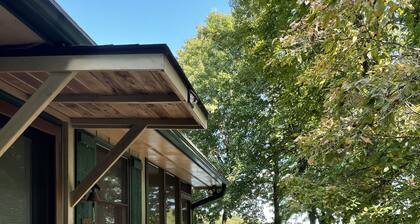 Mountain House on Private Lake