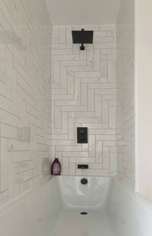 Hair dryer, towels - Escape 2 Unwind At The Parade, Accommodates 10 (York)