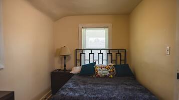 2 soverom, strykejern/-brett, wi-fi (inkludert) og sengetøy