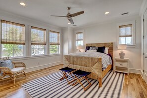 4 多间卧室、熨斗/熨衣板、免费 WiFi、床单