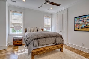 4 多间卧室、熨斗/熨衣板、免费 WiFi、床单