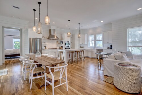 Custom, prestigious Southern Living Home on BHI!