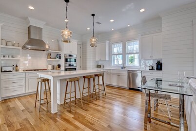 Custom, prestigious Southern Living Home on BHI!