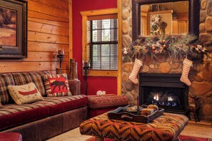 Smart TV, fireplace, DVD player