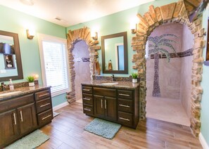 Combined shower/bathtub, hair dryer, towels, soap