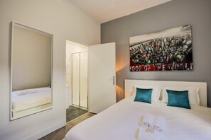 1 chambre, fer et planche à repasser, accès Internet, draps fournis