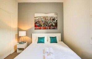 1 quarto, ferros/tábuas de passar roupa, acesso à internet