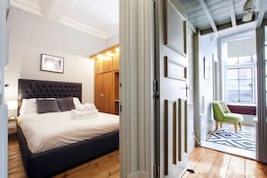 Apartamento urbano, banheiro privativo | 2 quartos