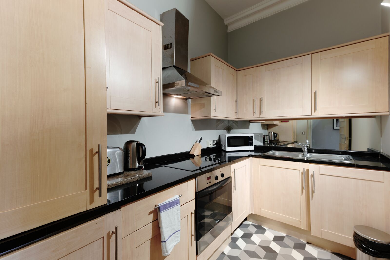 City Apartment, Private Bathroom | Shared kitchen