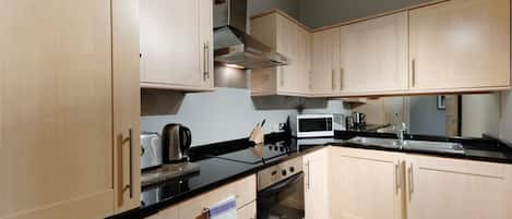 City Apartment, Private Bathroom | Shared kitchen