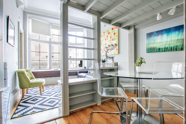 City Apartment, Private Bathroom | Lounge - Historic two bed Apartment in the City Centre (Bristol)