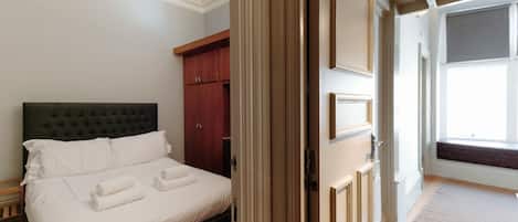 City Apartment, Private Bathroom