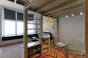 City Apartment, Private Bathroom | Lounge - Historic two bed Apartment in the City Centre (Bristol)