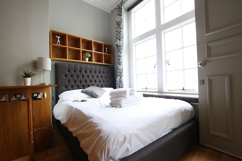 Historic two bed Apartment in the City Centre