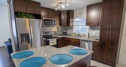 The perfect retreat: sea la vie, family-friendly home w/ pool also near cities
