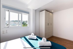 5 slaapkamers, een strijkplank/strijkijzer, wifi, beddengoed