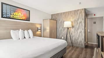 Annex Building King | Desk, laptop workspace, free WiFi, bed sheets