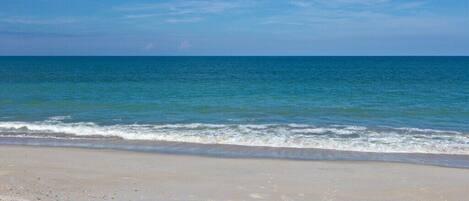 サンラウンジャー、ビーチタオル