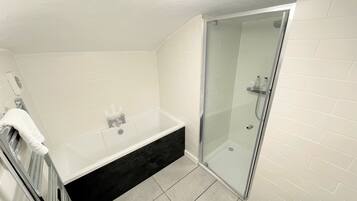 Classic Apartment, Private Bathroom | Bathroom