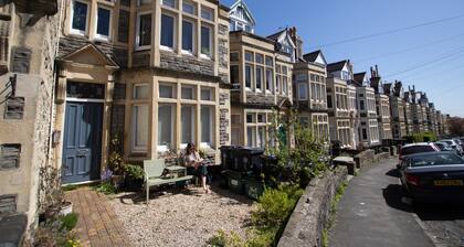 Bright & Beautiful Studio Flat in Bristol