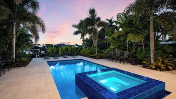 Piscine extérieure, piscine chauffée