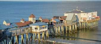 Sun Deck It's All Here! Beach, Pier,  Bright & FUN