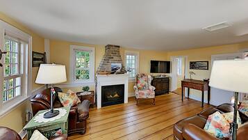 智能電視、壁爐、 辦公室