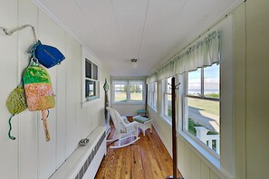 Interior - Lobster Cottage on the Harbor  W/Lighthouse and Waterviews. (Prospect Harbor)
