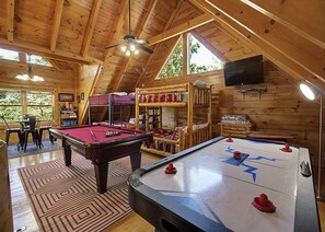 Games room - Incredible Vibes & Views #204 (Sevierville)