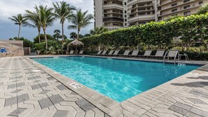 Unclassified image, 2 of 29, button