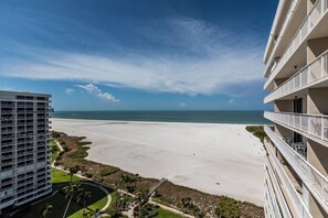 Beach towels - 2/2 Condo with Marco Island Beach view and sunsets (Marco Island)