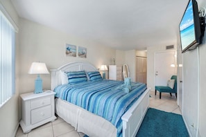 1 bedroom, free WiFi, bed sheets - A Uniquely located bump out unit providing an open air screened lanai overlooking the courtyard and Bay view. (Marco Island)