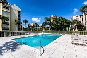 Unclassified image, 3 of 11, button