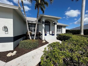 Exterior - Price Reduced For 2025 Dates! Inland Home Minutes From Marco Islands South Beach (Marco Island)