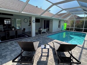 A heated pool - Price Reduced For 2025 Dates! Inland Home Minutes From Marco Islands South Beach (Marco Island)