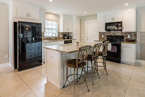 Fridge, microwave, oven, stovetop - Great 3 bedroom 3 bath home on the golf course. (Marco Island)