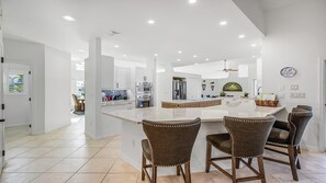 Unclassified image, 2 of 31, button