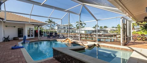 Piscine extérieure, piscine chauffée