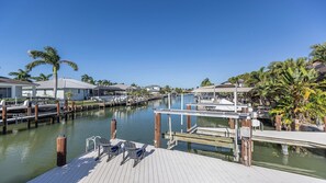 Unclassified image, 3 of 31, button