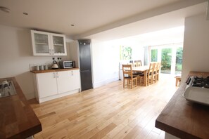 Ferienhaus, eigenes Bad | Gemeinschaftsküche