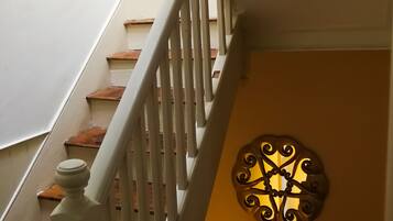 Rumah, kamar mandi pribadi | Lobi