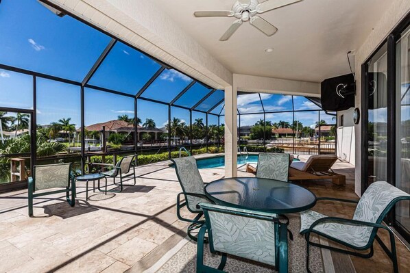 Outdoor dining