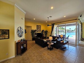 Televisión y impresora