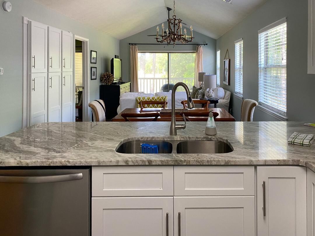 3 室のベッドルーム、アイロン / アイロン台、WiFi (無料)、ベッドシーツ