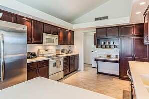 Unclassified image, 5 of 18, button - 4 bedroom, 3 bath home with heated pool (Marco Island)