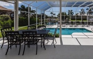 Dining - 4/4.5 Home with  direct access to the Gulf (Marco Island)